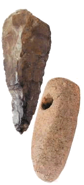 Вверху: кремневый топор эпохи мезолита, Х-М тыс. до н. э., Ашельская культура, Франция. В центре: топор раннего каменного века. 