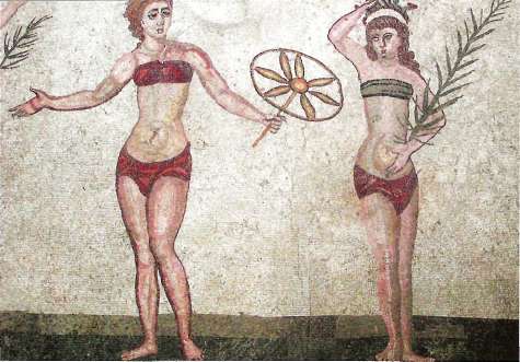 Мозаика на вилле Армерина(Сицилия, IV век). Римлянки здесь изображены в униформе для спортивных состязаний
